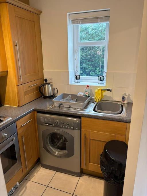 Apartamento Newly Refurbished Flat In Kings Heath Birmingam Exterior foto